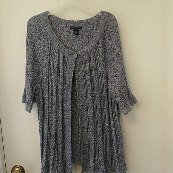 Lady's sweaters - Picture 1 of 4